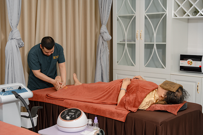 Xoa bóp bấm huyệt toàn thân